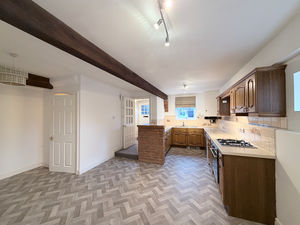 Kitchen diner- click for photo gallery